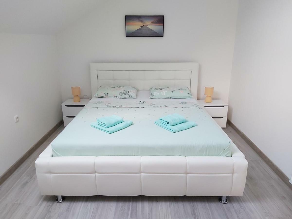 Apartmani Brigita โคเรนนิซา ภายนอก รูปภาพ