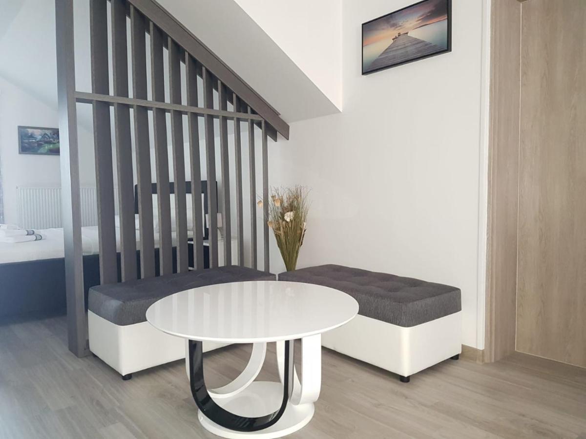 Apartmani Brigita โคเรนนิซา ภายนอก รูปภาพ